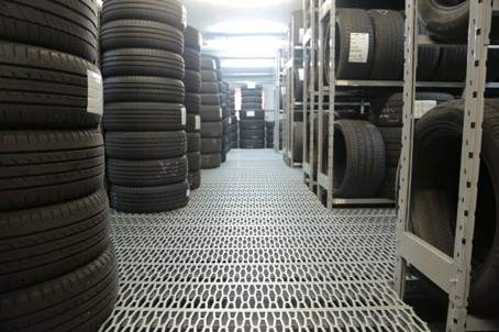 Pohľad do zákulisia najväčších výrobcov pneumatík