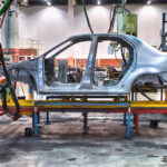 Tlak na ceny mení stratégiu: Automobilky prehodnocujú výbavu nových áut